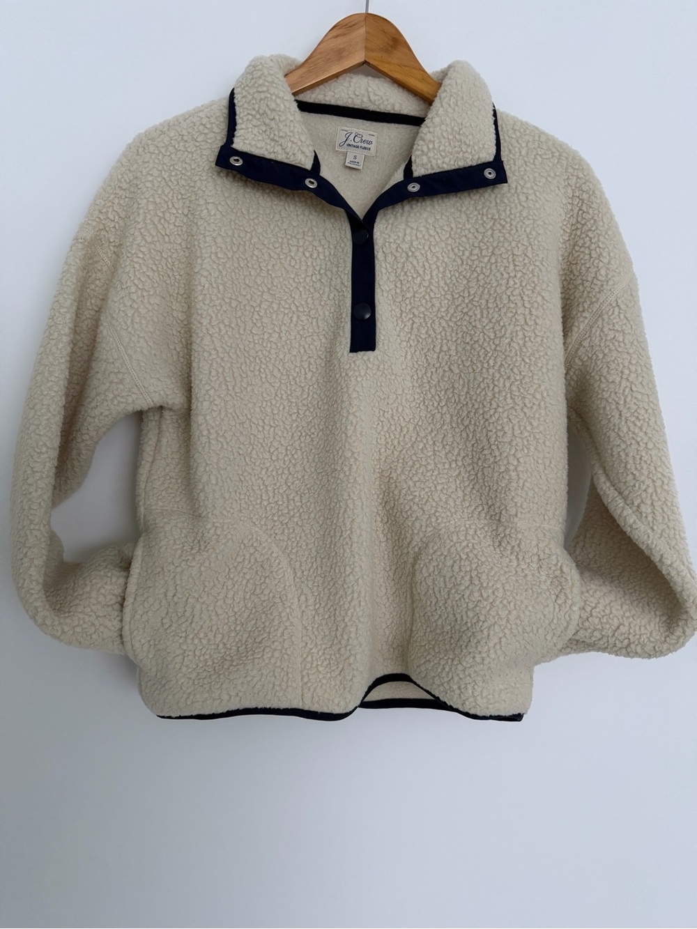 J. Crew Vintage Fleece Cream Pullover with Contrast‎ Navy Trim Preppy Classic